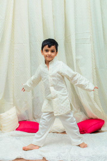 Ivory butti Kurta and pant set