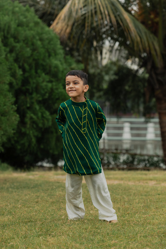 Green Leheriya Printed Side Collared Neck Kurta And Off White Pants