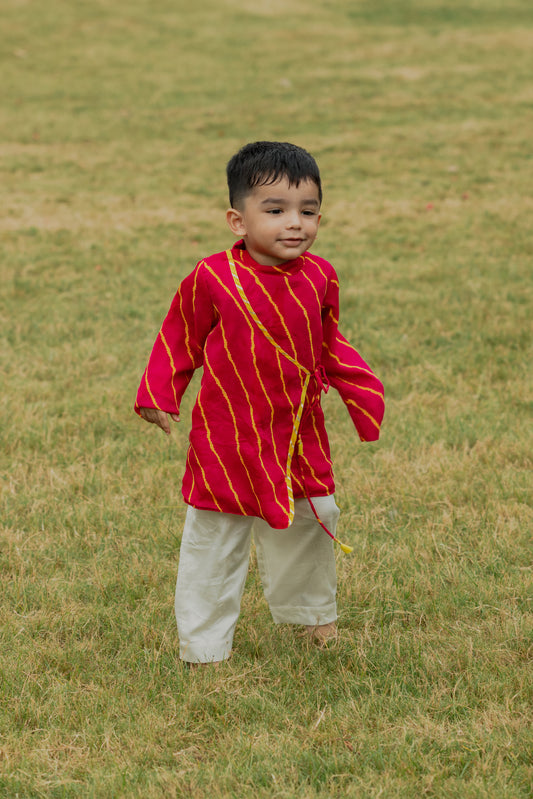 Pink Leheriya Printed Collar Neck And Side Tie Kurta And Off White Pants